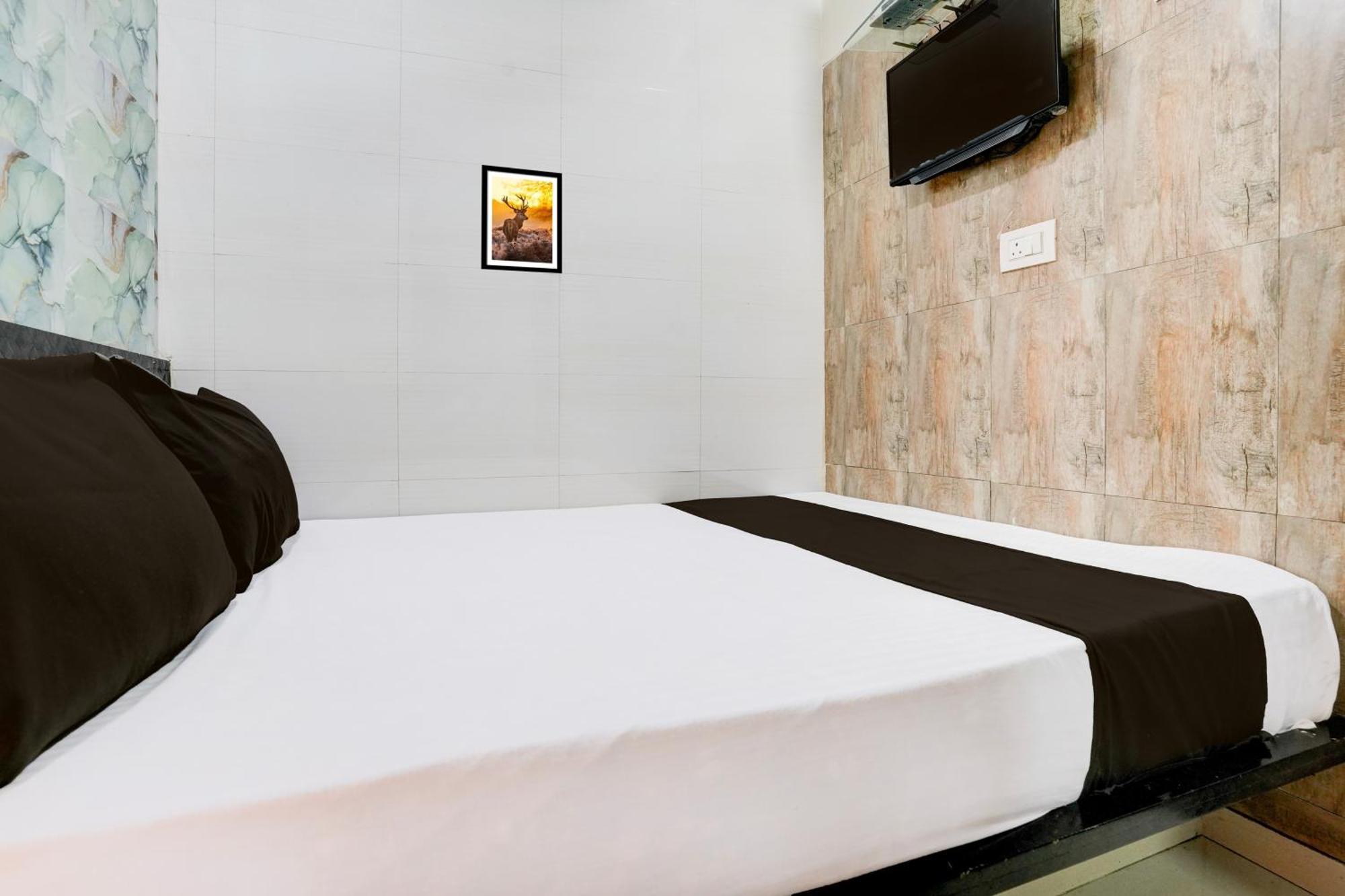 Hotel O Golden Sagar Mumbai Exterior foto