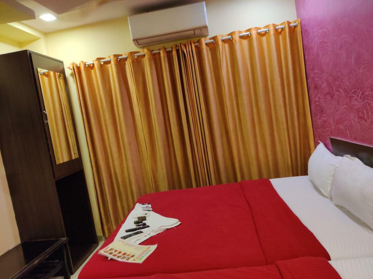 Hotel O Golden Sagar Mumbai Exterior foto