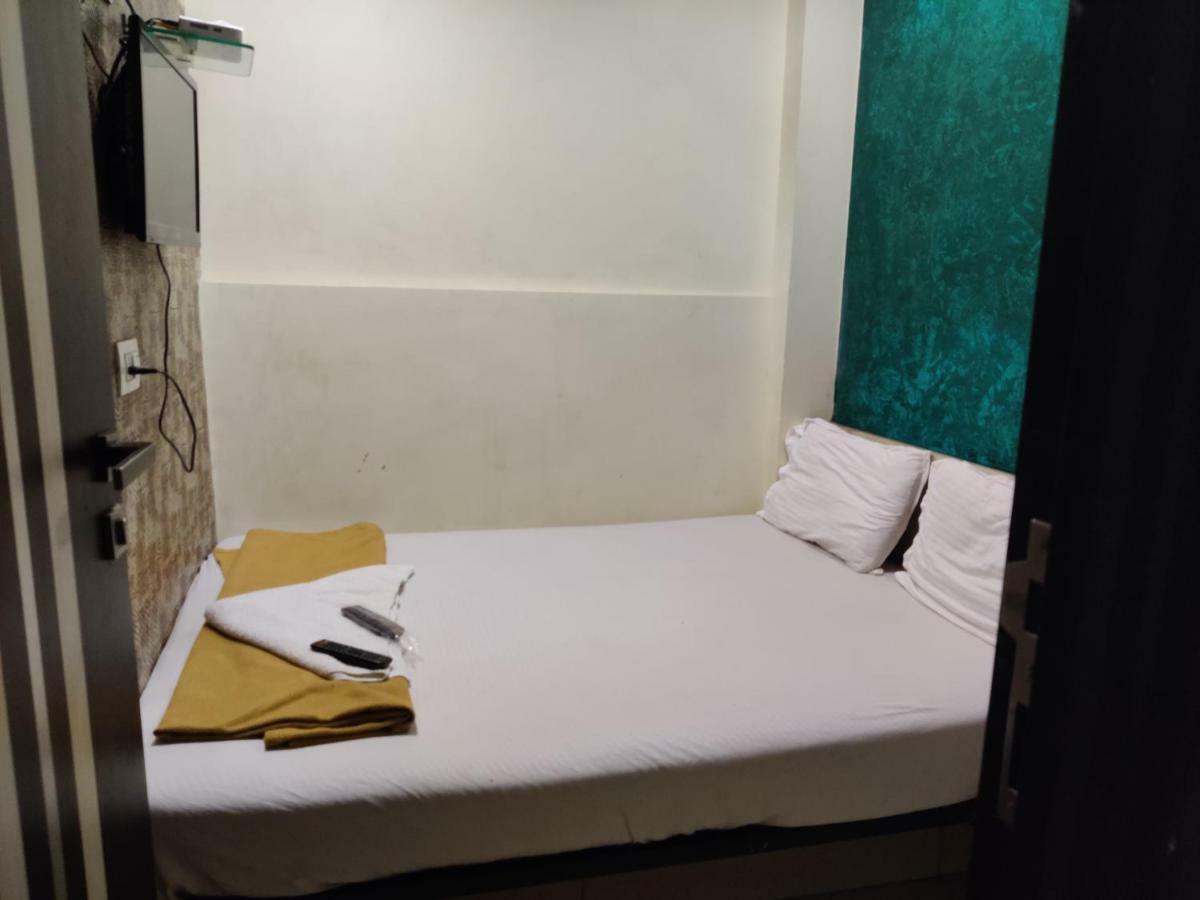 Hotel O Golden Sagar Mumbai Exterior foto
